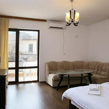 Хотел Златоград