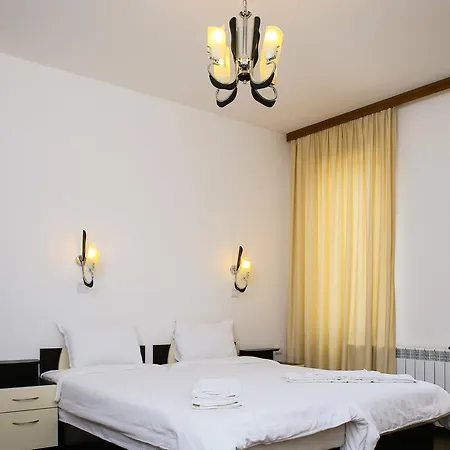 Hotel Zlatograd 3*