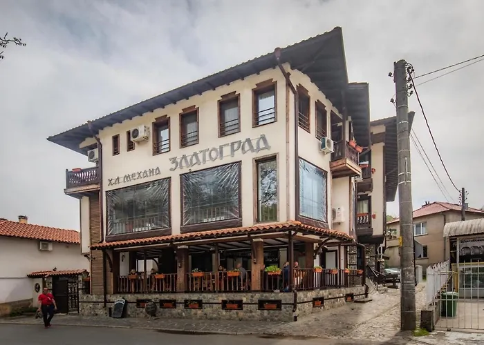 Хотел Златоград