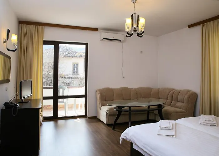 Хотел Златоград